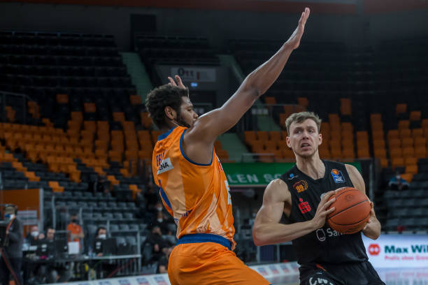 尽管对米拉 尽管对米拉