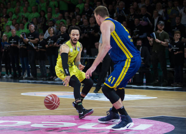 第一次是在 第一次是在